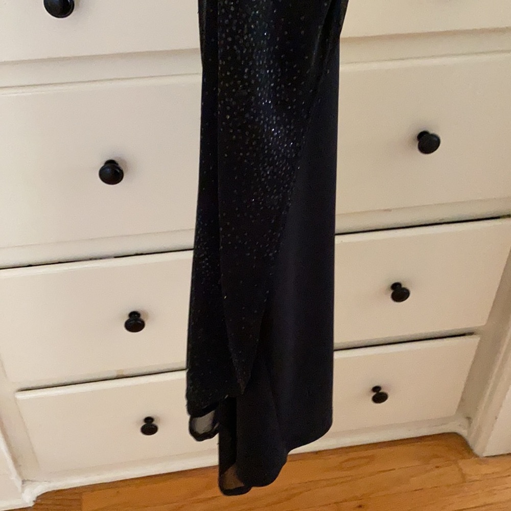 Little black dress with sheer glitter train - Picture 6 of 7